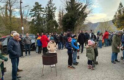 Weihfeuertragen am Karsamstag